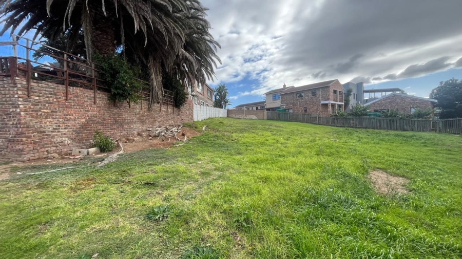  Bedroom Property for Sale in Wavecrest Eastern Cape